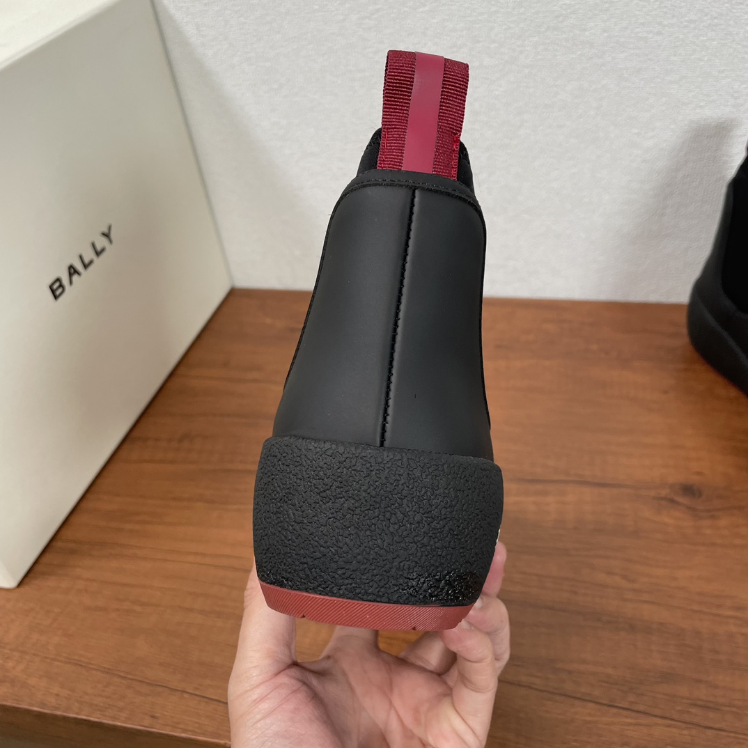 バリー ショートブーツ 激安屋口コミ 2025新作 レッドライン仕様 高再現度モデル 精密ディテール 上質感溢れる仕立て 発送保証_6