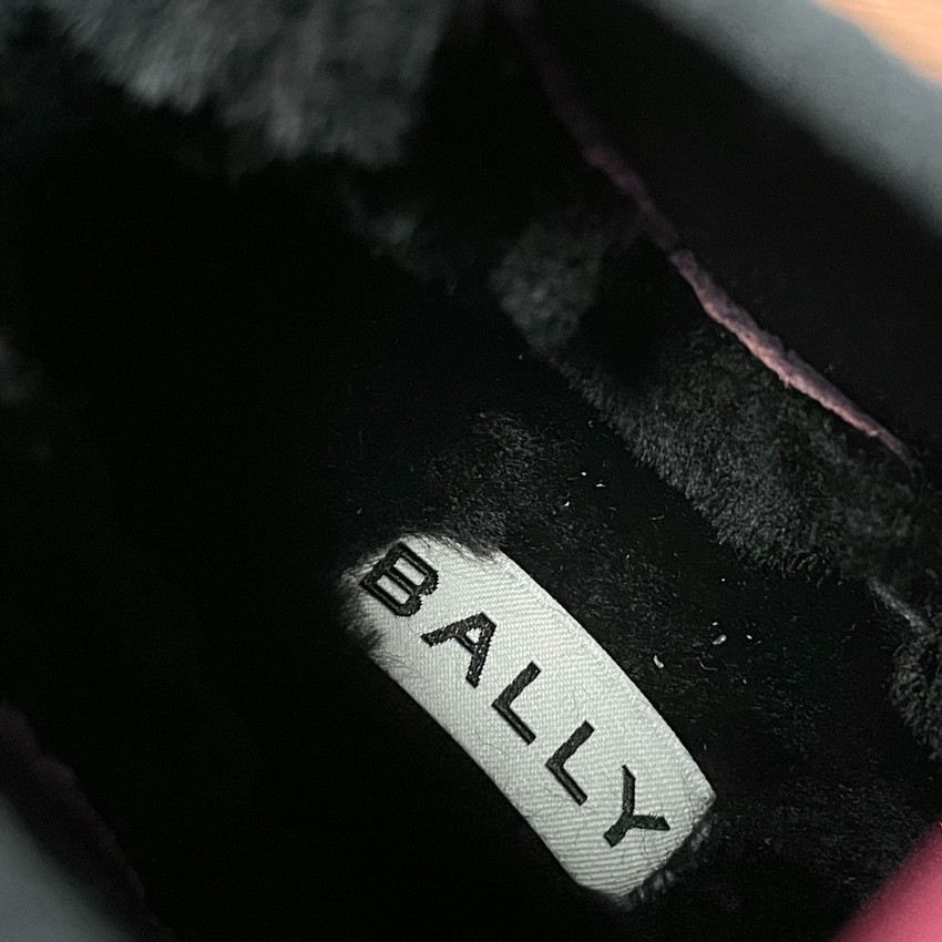 バリー ショートブーツ 激安屋口コミ 2025新作 レッドライン仕様 高再現度モデル 精密ディテール 上質感溢れる仕立て 発送保証_7