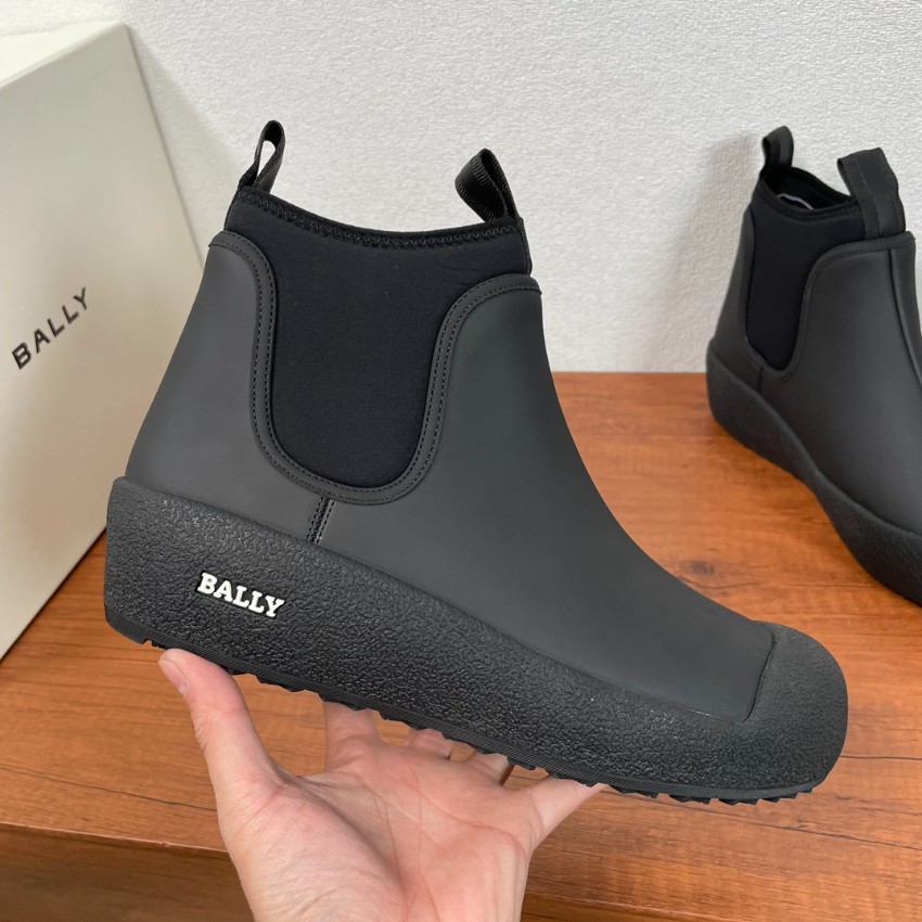 バリー ショートブーツ 格安 2025新作 オールブラック仕様 高再現度モデル 精密ディテール 上質仕立て リピーター多数 発送保証_4