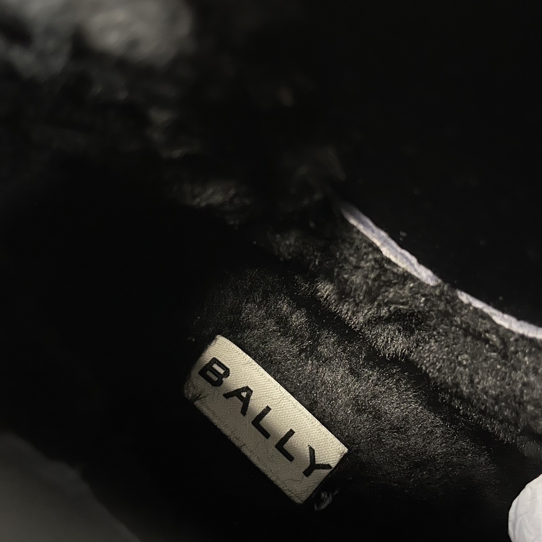 バリー ショートブーツ 格安 2025新作 オールブラック仕様 高再現度モデル 精密ディテール 上質仕立て リピーター多数 発送保証_9