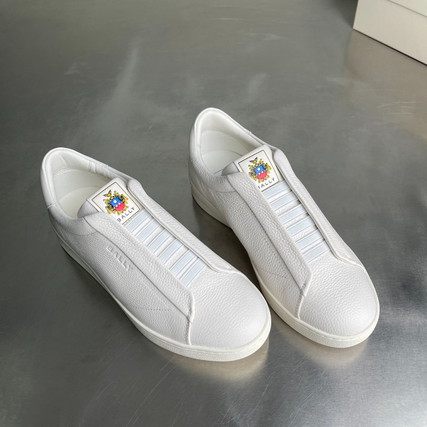 バリー スニーカー スーパーコピー 2025新作 ロゴエンブレム付 高再現度モデル 上質グレインレザー仕様 精密ディテール 発送保証_3