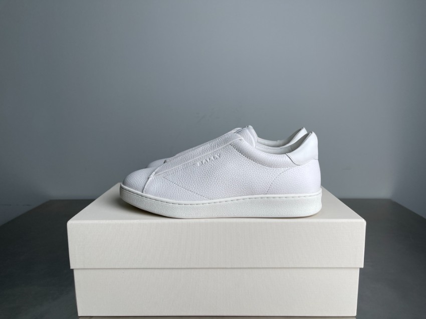 バリー スニーカー スーパーコピー 2025新作 ロゴエンブレム付 高再現度モデル 上質グレインレザー仕様 精密ディテール 発送保証_1