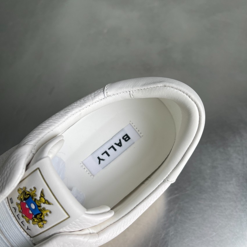 バリー スニーカー スーパーコピー 2025新作 ロゴエンブレム付 高再現度モデル 上質グレインレザー仕様 精密ディテール 発送保証_8