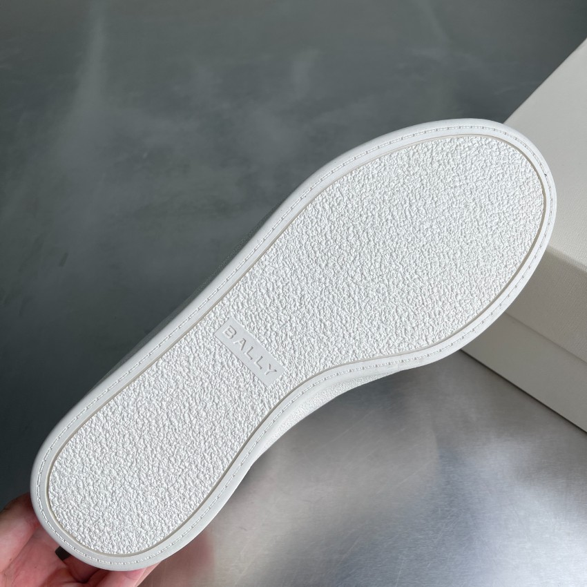 バリー スニーカー スーパーコピー 2025新作 ロゴエンブレム付 高再現度モデル 上質グレインレザー仕様 精密ディテール 発送保証_9