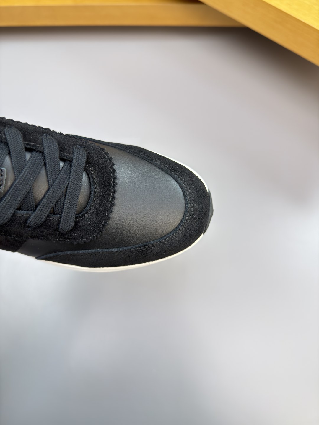 バリー スニーカー 2025新作 偽物 バレない再現度 高再現度 丁寧な縫製 発送保証 安心サイト ブラックホワイト仕様_4