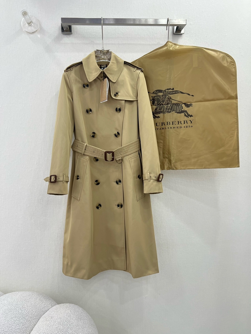 Burberry-20251107 (3).jpg