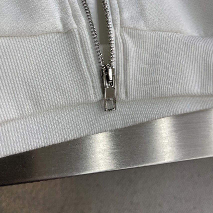 グッチ ジャージ 2025新作 ブランド コピー 安全通販 高再現度 通気 快適な着心地 丁寧な縫製 高級感仕上げ 安心サイト_4