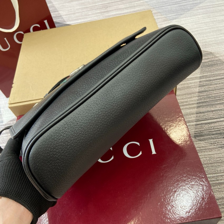 グッチ ショルダーバッグ 2025新作 一比一 高級感仕上げ 本革使用 ウェブストライプ GGロゴ 安心通販_4