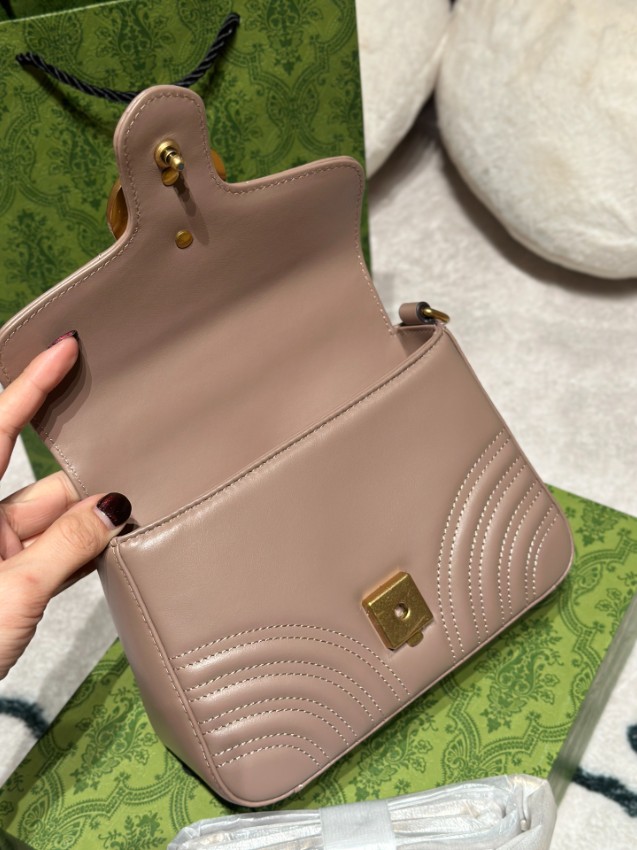 グッチ GGマーモント マトラッセ ミニバッグ ベージュ 激安屋口コミ 圧倒的な再現度 高級感漂う デザイン再現 即納対応 安心サイト_4