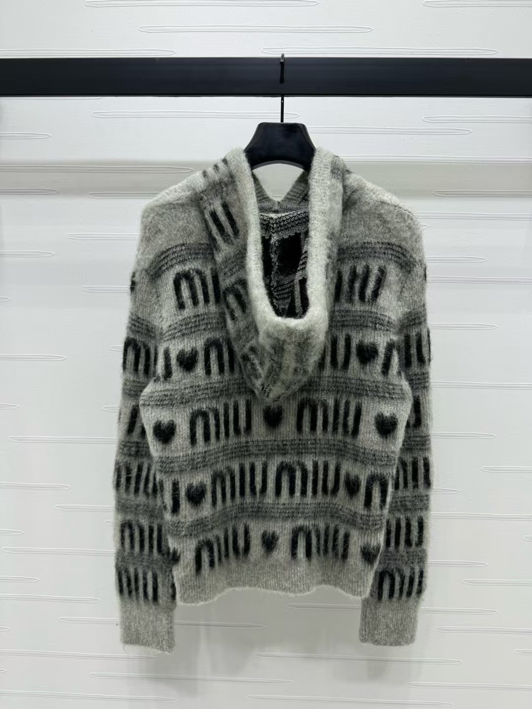 ミュウミュウ フーディ ニット グレー 優良サイト 快適な着心地 上質モヘア素材 通気良好 シンプルデザイン 即納対応 限定入荷_3