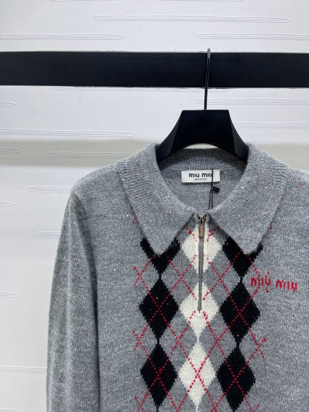 ミュウミュウ ニット トップス 2025新作 スーパーコピー 高評価 本格派モデル 上質感 満載 リピーター多数 安心サイト_3