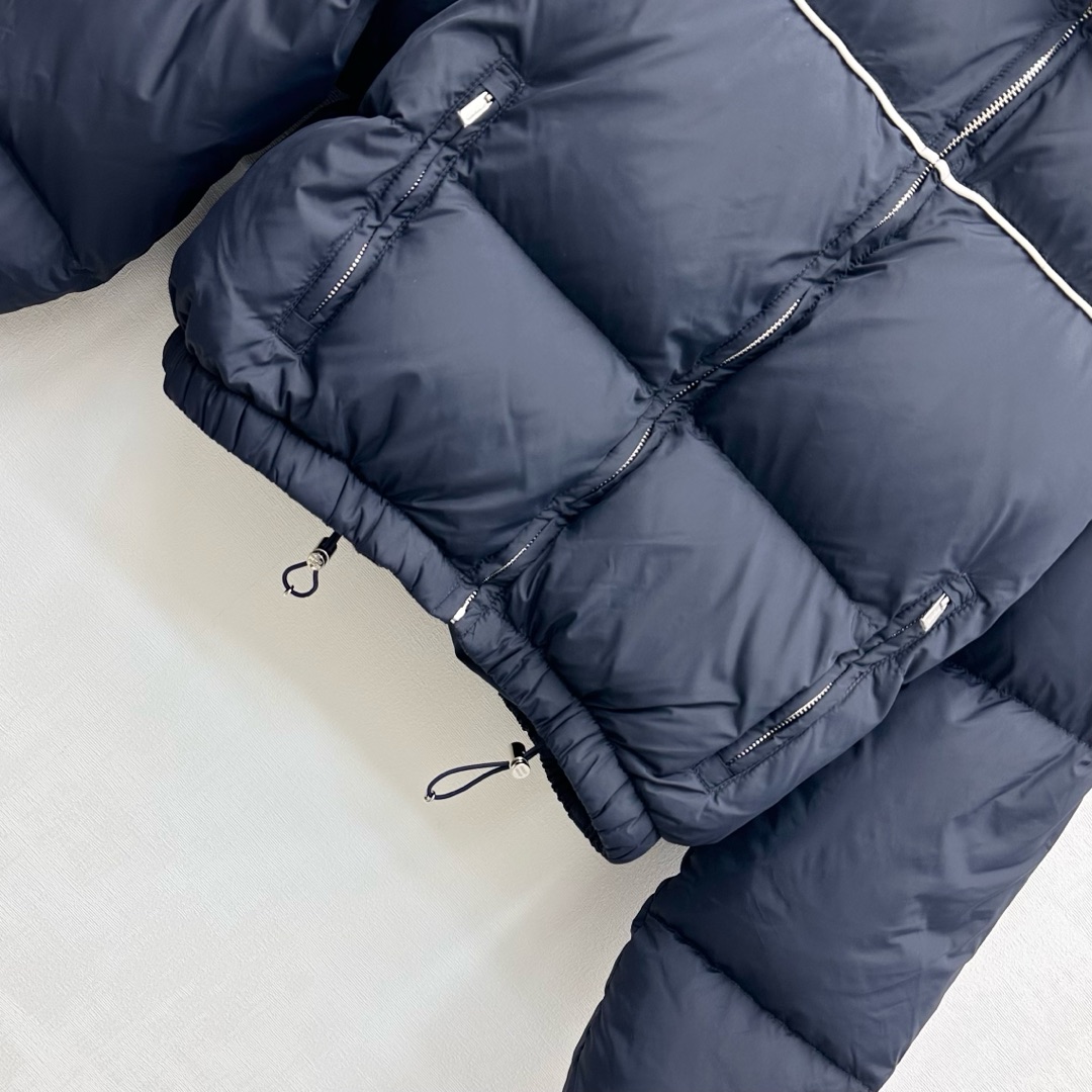 ミュウミュウ ダウン ジャケット 2025新作 ブランド コピー 高級感仕上げ 上質仕様 暖かさ抜群 安心サイト リピーター多数_6