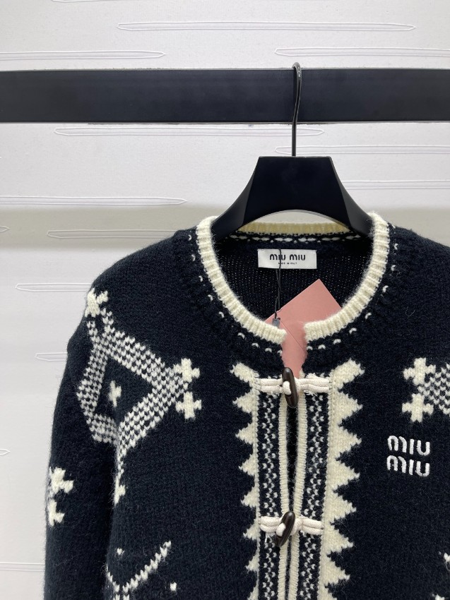 ミュウミュウ カーディガン 2025新作 n級 高再現度 細部まで忠実 上質感漂う 高品質仕上げ リピーター多数 安心サイト_3