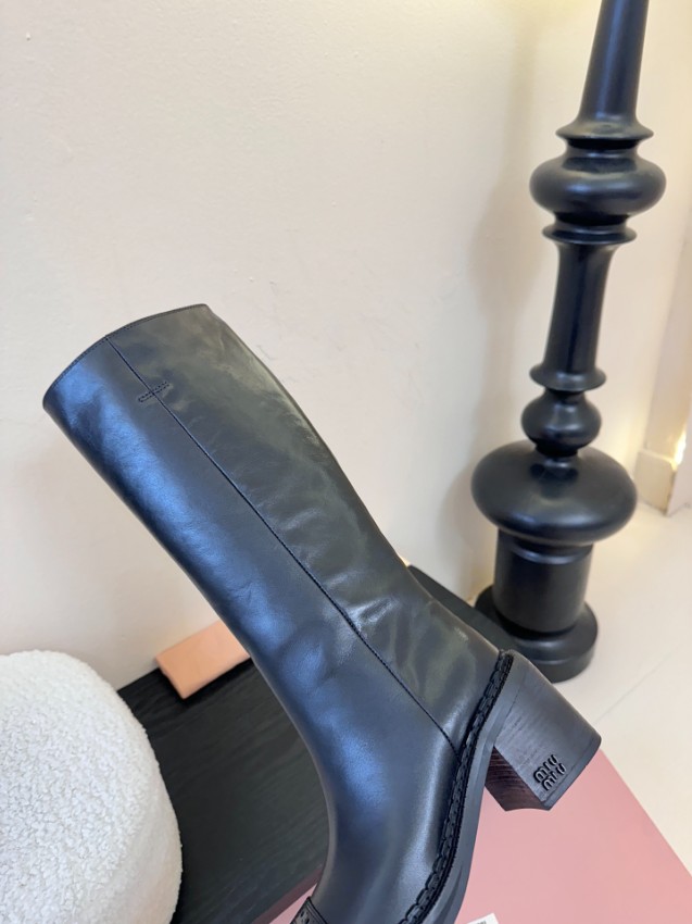 ミュウミュウ ロングブーツ 2025新作 激安 高級レベル仕様 本革使用 精密ディテール 丁寧な縫製 安心サイト リピーター多数_3