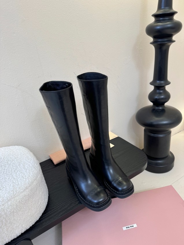 ミュウミュウ ロングブーツ 2025新作 激安 高級レベル仕様 本革使用 精密ディテール 丁寧な縫製 安心サイト リピーター多数_5