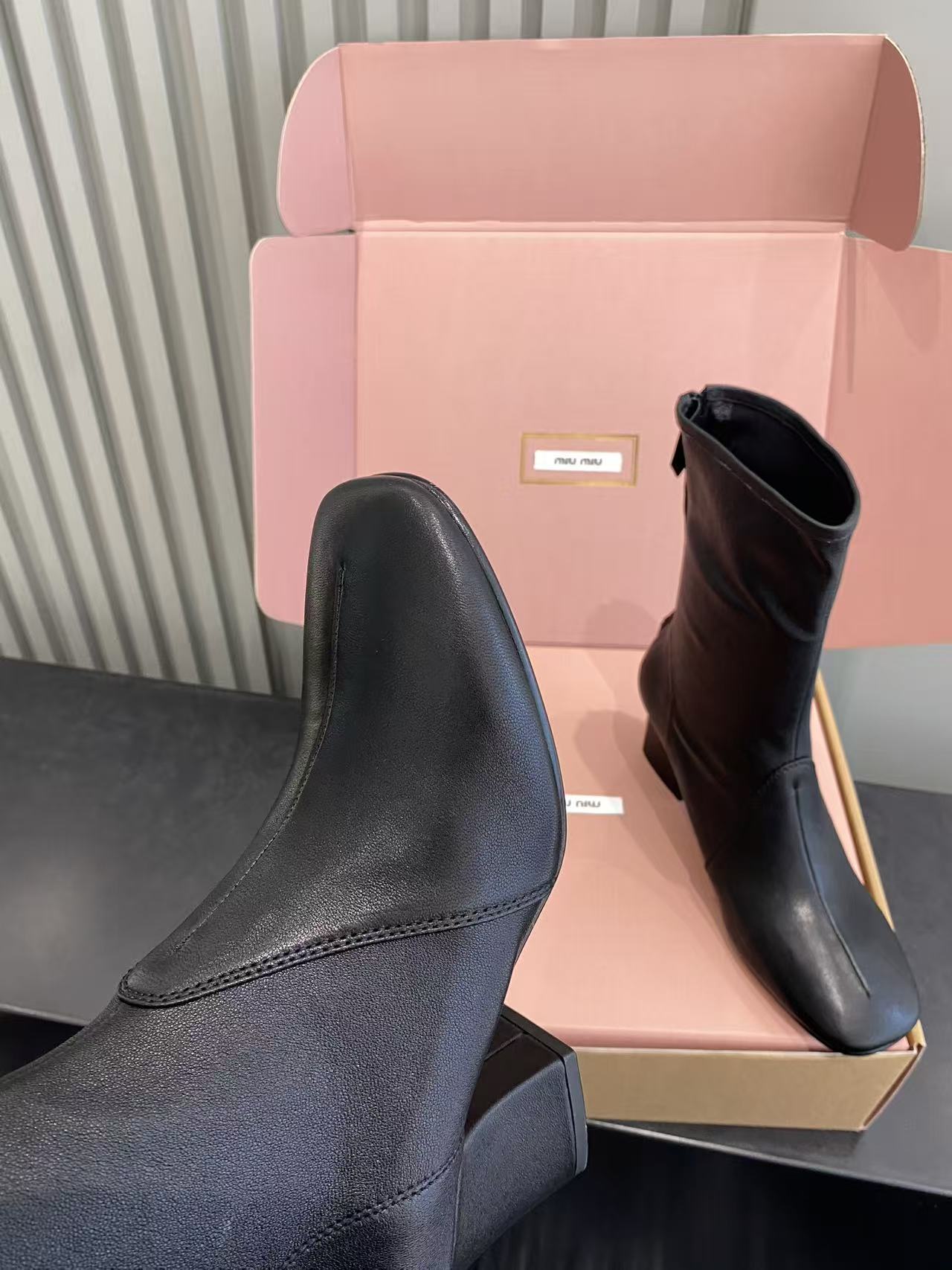 ミュウミュウ ショートブーツ 2025新作 激安屋口コミ 高評価 高級感仕上げ 精密ディテール 本格派モデル 安心サイト 発送保証_7