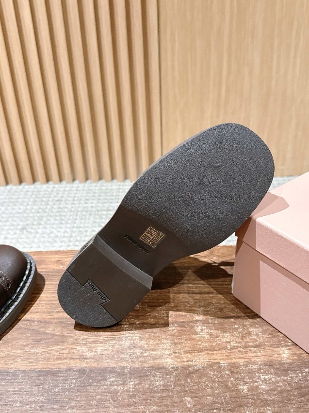 ミュウミュウ レザーシューズ 2025新作 スーパーコピー 優良サイト 高品質仕上げ 本格派モデル 高級感漂う 安心サイト_4