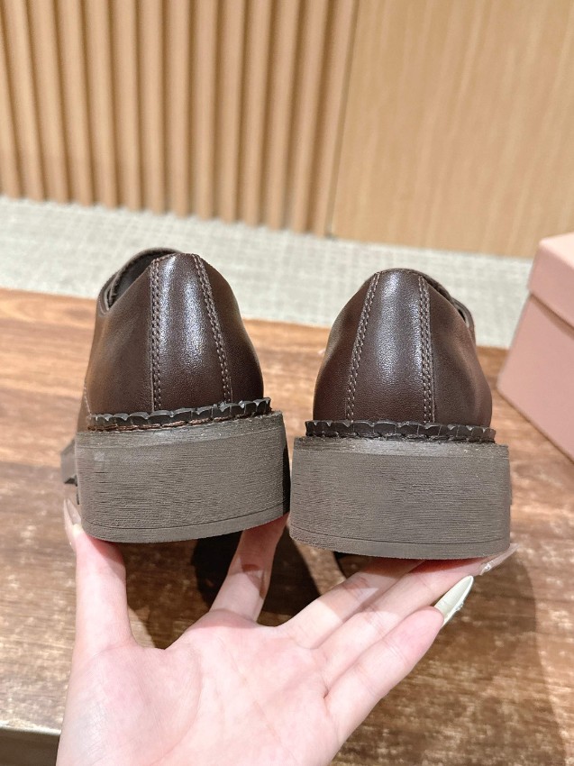 ミュウミュウ レザーシューズ 2025新作 スーパーコピー 優良サイト 高品質仕上げ 本格派モデル 高級感漂う 安心サイト_5
