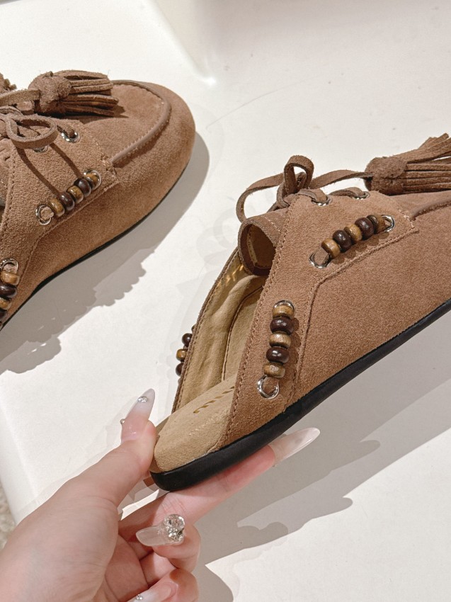 ミュウミュウ スリッポン 2025新作 偽物 バレない再現度 高級感仕上げ 上質スエード使用 精密ディテール 安心サイト_5