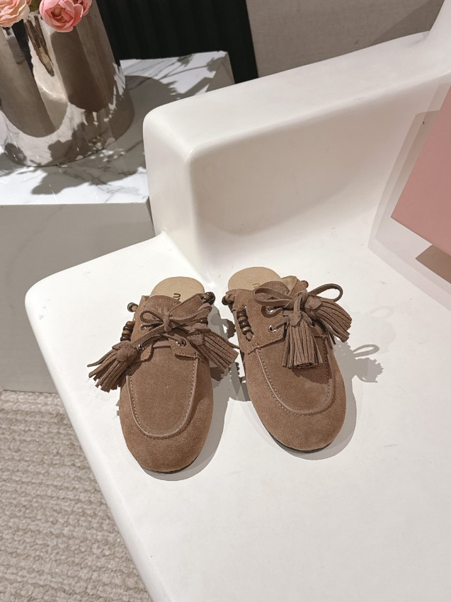 ミュウミュウ スリッポン 2025新作 偽物 バレない再現度 高級感仕上げ 上質スエード使用 精密ディテール 安心サイト_8