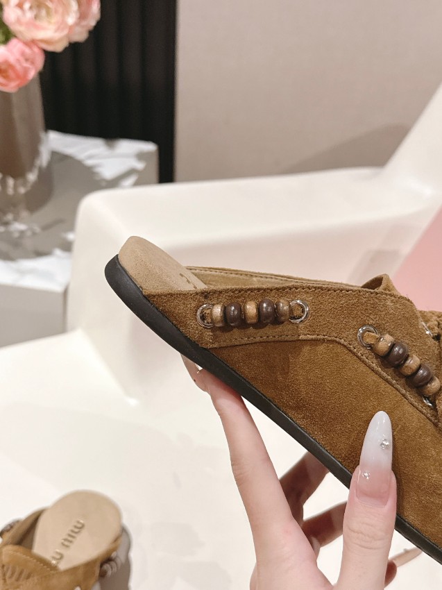 ミュウミュウ スリッポン 2025新作 優良サイト 高品質仕上げ 上質スエード使用 高級感漂う 精密ディテール 安心サイト_4