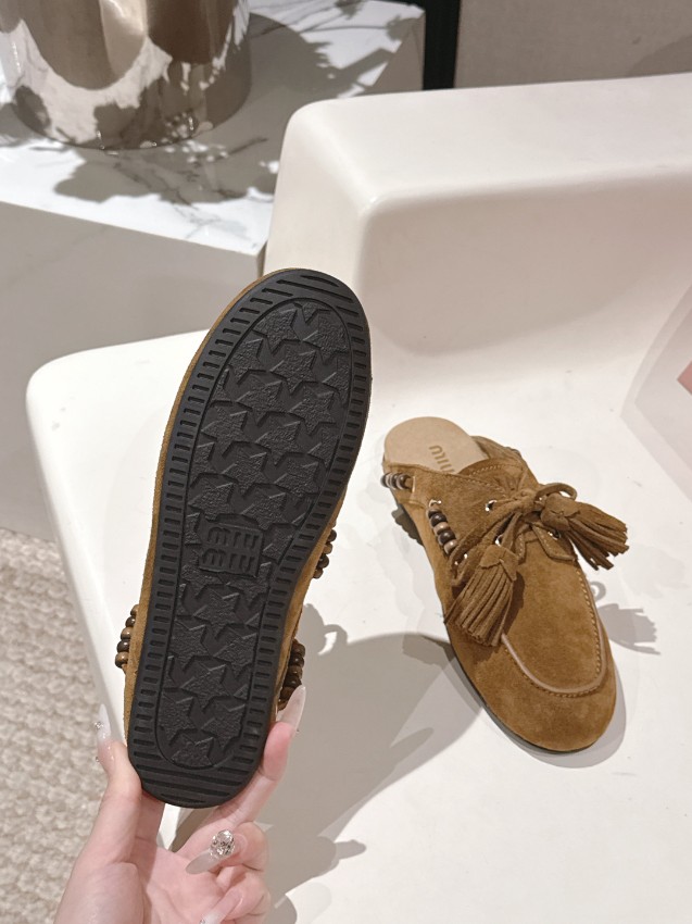 ミュウミュウ スリッポン 2025新作 優良サイト 高品質仕上げ 上質スエード使用 高級感漂う 精密ディテール 安心サイト_2