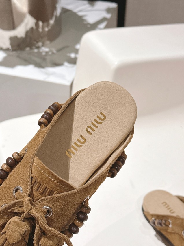 ミュウミュウ スリッポン 2025新作 優良サイト 高品質仕上げ 上質スエード使用 高級感漂う 精密ディテール 安心サイト_3