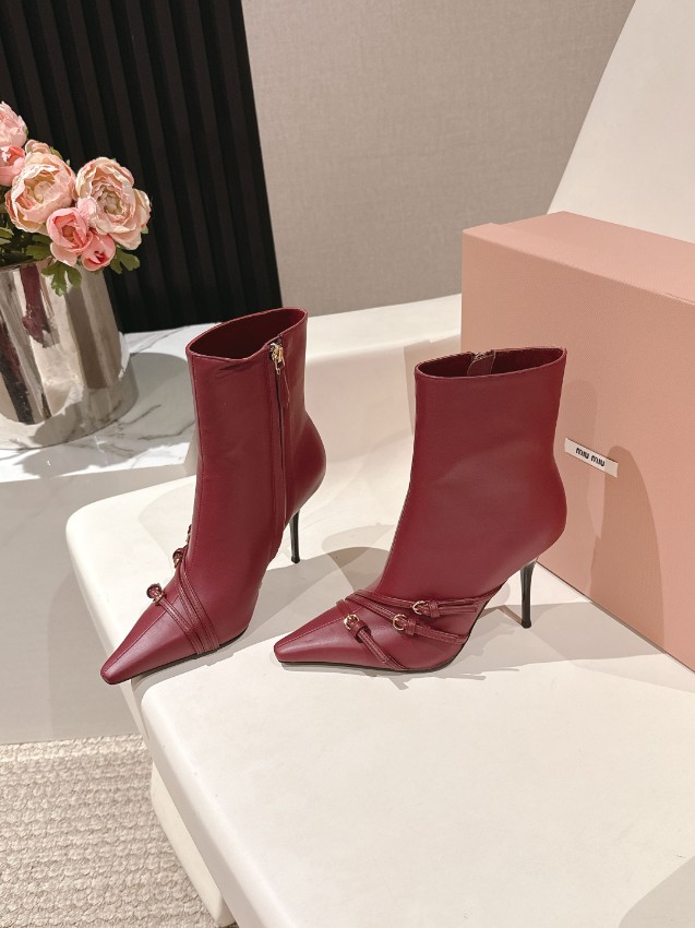 ミュウミュウ ブーツ 2025新作 スーパーコピー 優良サイト 高級感仕上げ 本格派モデル 精密ディテール 安心サイト 発送保証_1