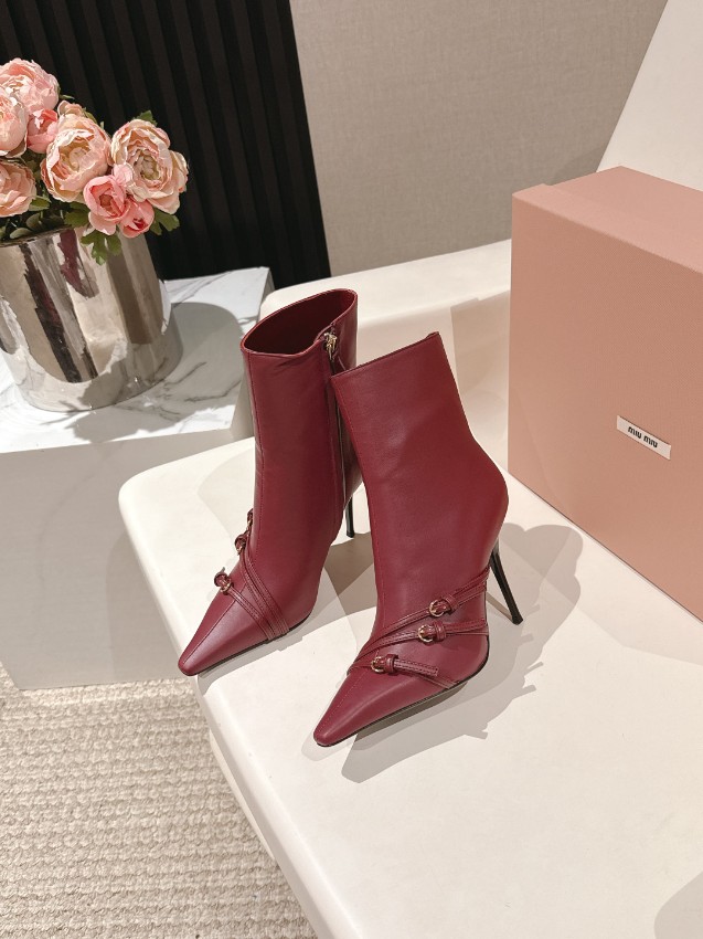 ミュウミュウ ブーツ 2025新作 スーパーコピー 優良サイト 高級感仕上げ 本格派モデル 精密ディテール 安心サイト 発送保証_2