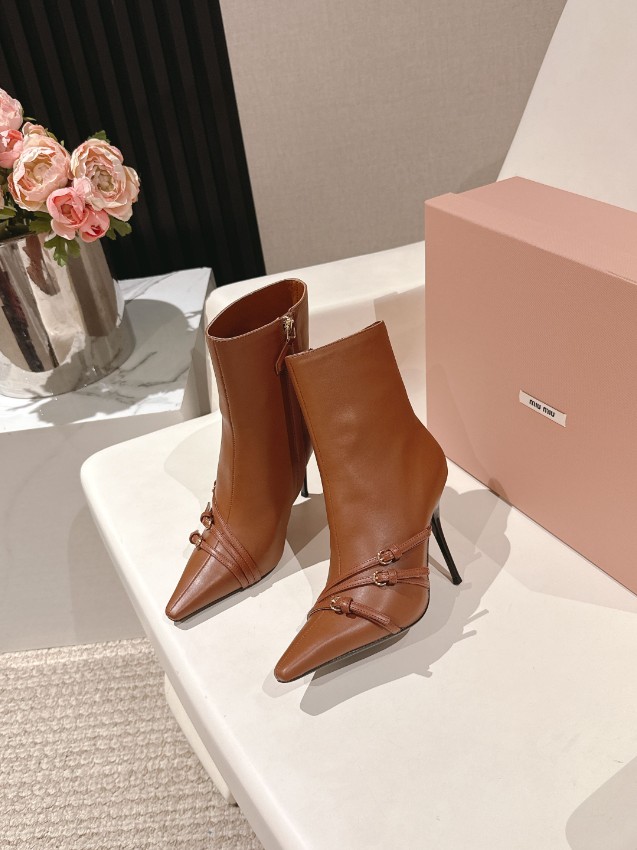 ミュウミュウ ブーツ 2025新作 ブランド コピー 安全通販 高級感仕上げ 本格派モデル 上質本革使用 安心サイト 発送保証_1