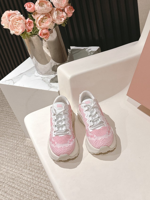 ミュウミュウ スニーカー 2025新作 優良サイト 高再現度 本格派モデル 快適な履き心地 高級感漂う 安心サイト 発送保証_3