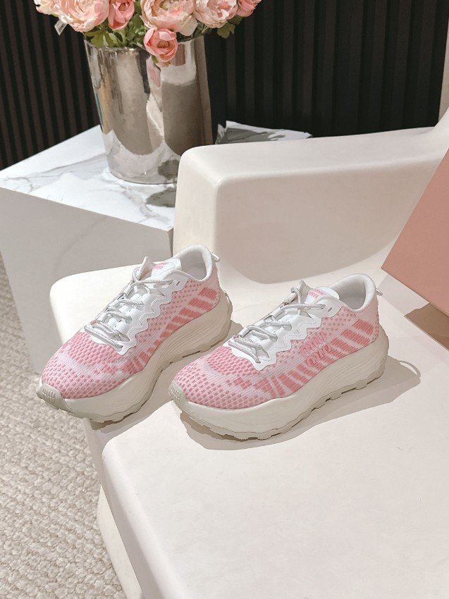 ミュウミュウ スニーカー 2025新作 優良サイト 高再現度 本格派モデル 快適な履き心地 高級感漂う 安心サイト 発送保証_1