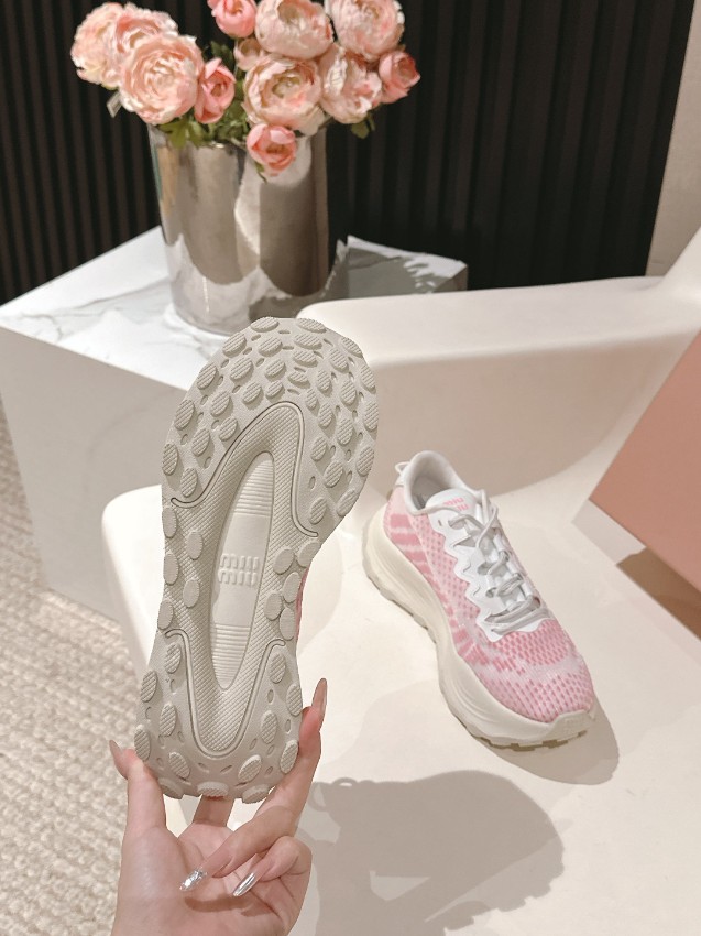 ミュウミュウ スニーカー 2025新作 優良サイト 高再現度 本格派モデル 快適な履き心地 高級感漂う 安心サイト 発送保証_5