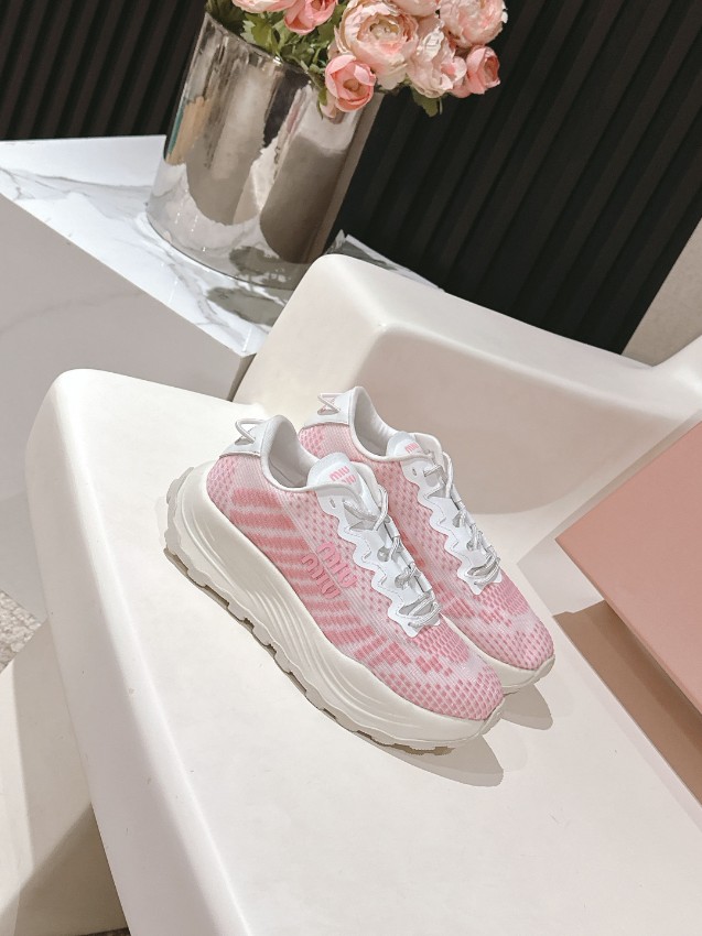 ミュウミュウ スニーカー 2025新作 優良サイト 高再現度 本格派モデル 快適な履き心地 高級感漂う 安心サイト 発送保証_7