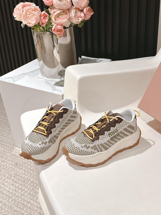 ミュウミュウ スニーカー 2025新作 ブランド コピー 高再現度 本格派モデル 高級感仕上げ 快適な履き心地 安心サイト_1