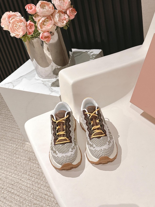 ミュウミュウ スニーカー 2025新作 ブランド コピー 高再現度 本格派モデル 高級感仕上げ 快適な履き心地 安心サイト_8