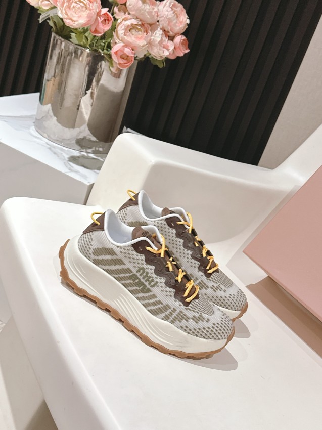 ミュウミュウ スニーカー 2025新作 ブランド コピー 高再現度 本格派モデル 高級感仕上げ 快適な履き心地 安心サイト_5