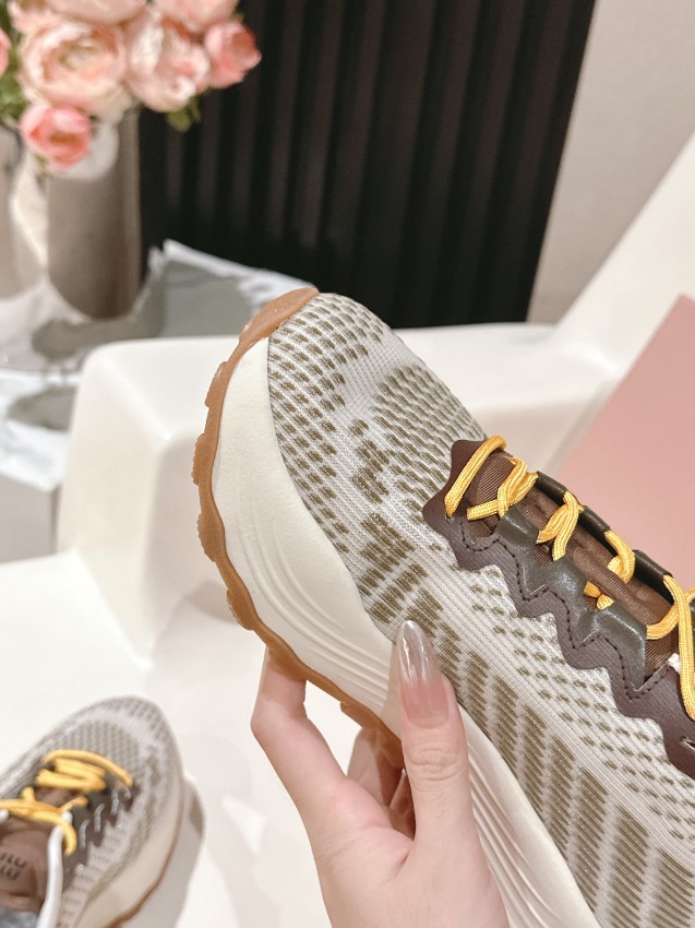 ミュウミュウ スニーカー 2025新作 ブランド コピー 高再現度 本格派モデル 高級感仕上げ 快適な履き心地 安心サイト_6