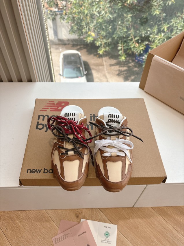 ミュウミュウ×ニューバランス スニーカー 2025新作 激安 高再現度 丁寧な縫製 本格派モデル 高級感漂う 安心サイト_1