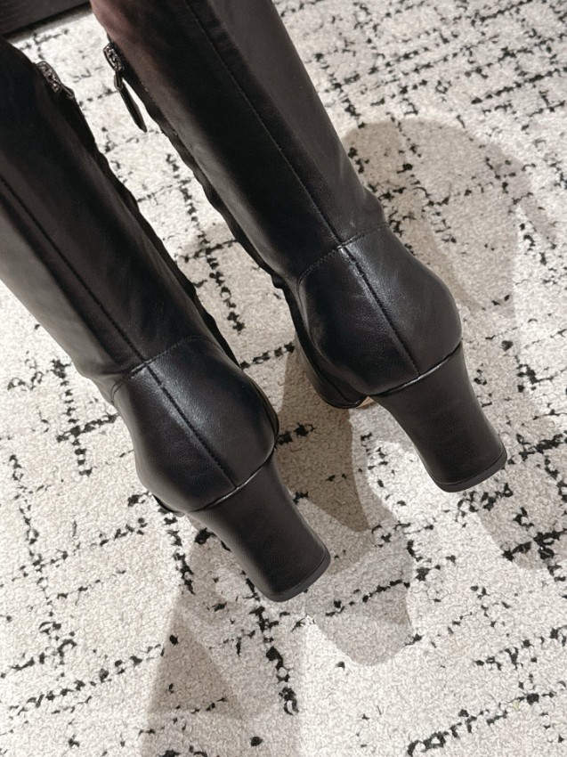 ミュウミュウ ロングブーツ 2025新作 ブランド コピー 安全通販 本革使用 高再現度 高級感仕上げ 本格派モデル 発送保証_4