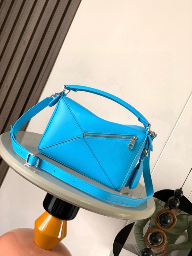 ロエベ スーパーコピー 優良サイト パズルバッグ 2025新作 高再現度で話題の限定カラー 上質カーフ使用 高級感仕上げ_2