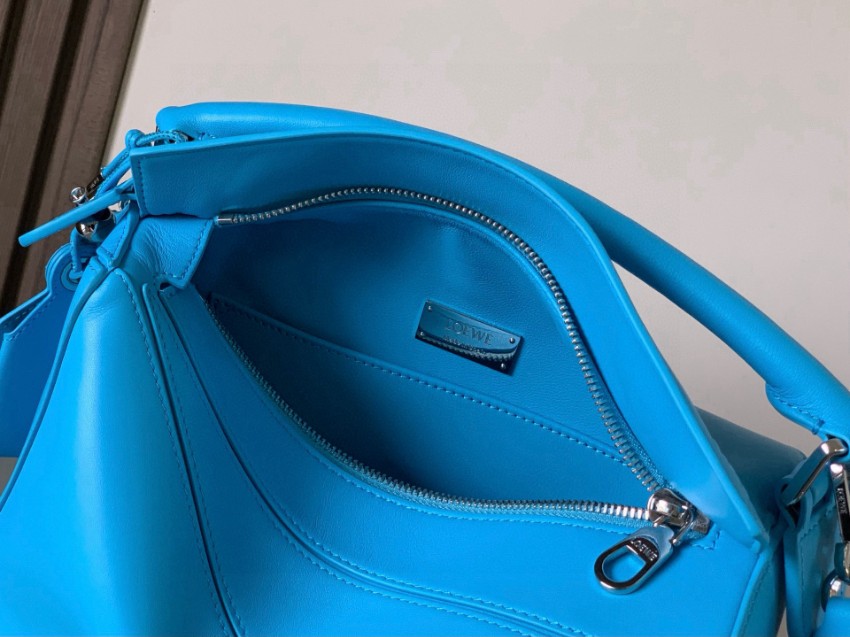 ロエベ スーパーコピー 優良サイト パズルバッグ 2025新作 高再現度で話題の限定カラー 上質カーフ使用 高級感仕上げ_3