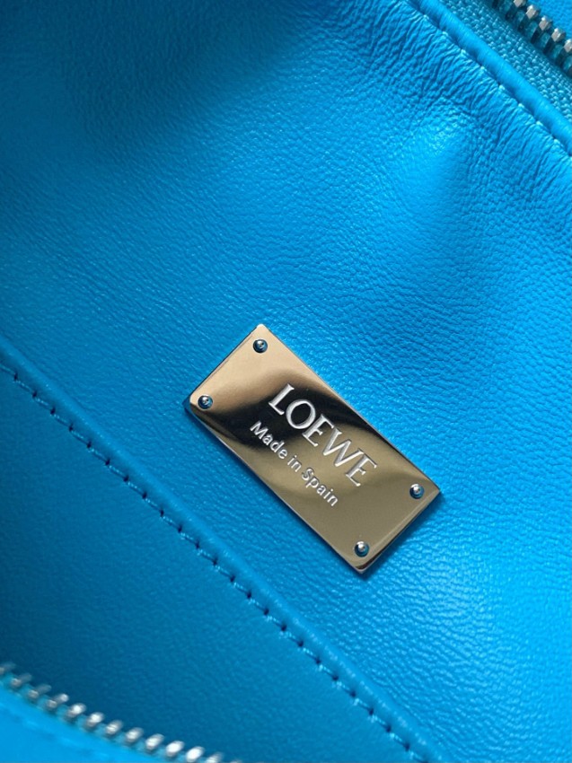 ロエベ スーパーコピー 優良サイト パズルバッグ 2025新作 高再現度で話題の限定カラー 上質カーフ使用 高級感仕上げ_6