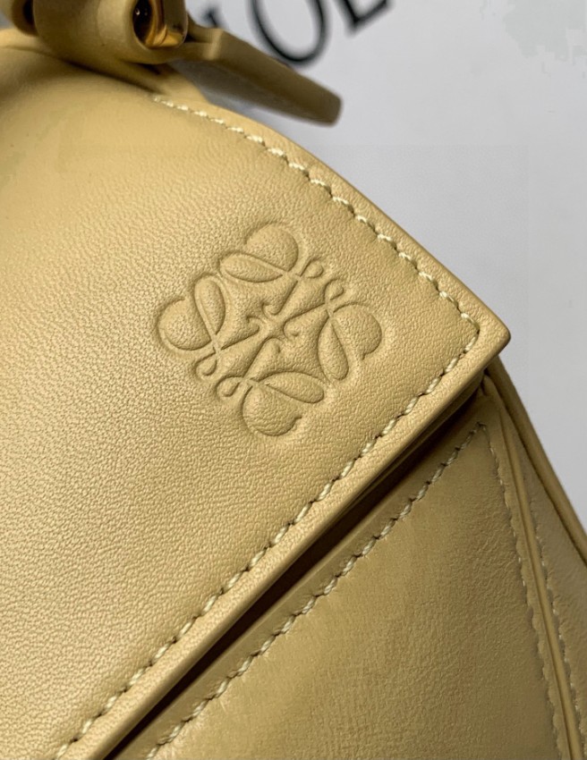 ロエベ 偽物 バレない再現度 パズルバッグ 2025新作 高再現度と上質感を両立 丁寧な縫製 安心サイト 実店舗運営_4