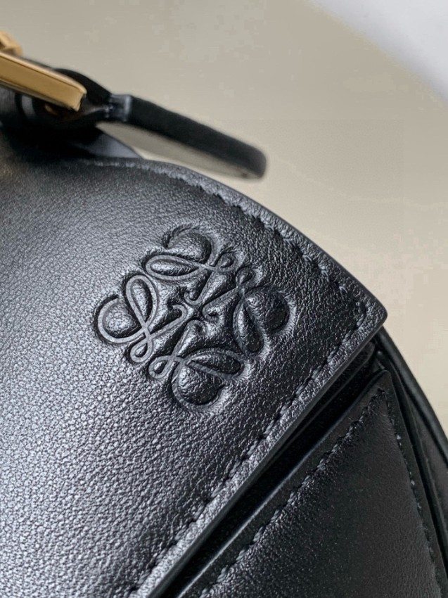 ロエベ 優良サイト パズルバッグ 2025新作 高再現度と上質感を両立 丁寧な縫製 高級感漂う仕上げ 安心サイト 実店舗運営_7