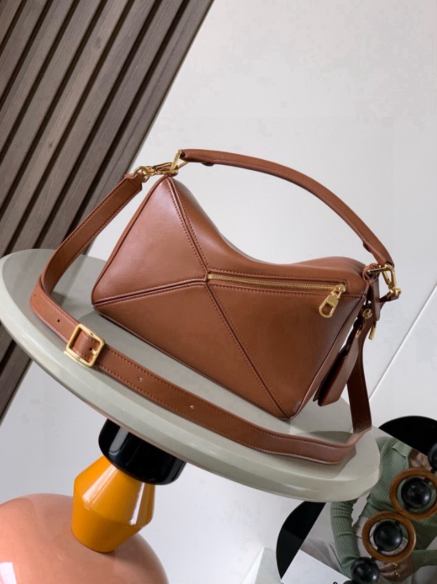 ロエベ スーパーコピー パズルバッグ 2025新作 高再現度モデル 上質カーフ使用 高級感漂う仕上げ 安心サイト 実店舗運営_2