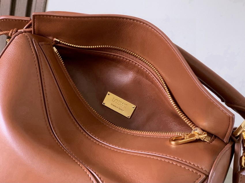 ロエベ スーパーコピー パズルバッグ 2025新作 高再現度モデル 上質カーフ使用 高級感漂う仕上げ 安心サイト 実店舗運営_3