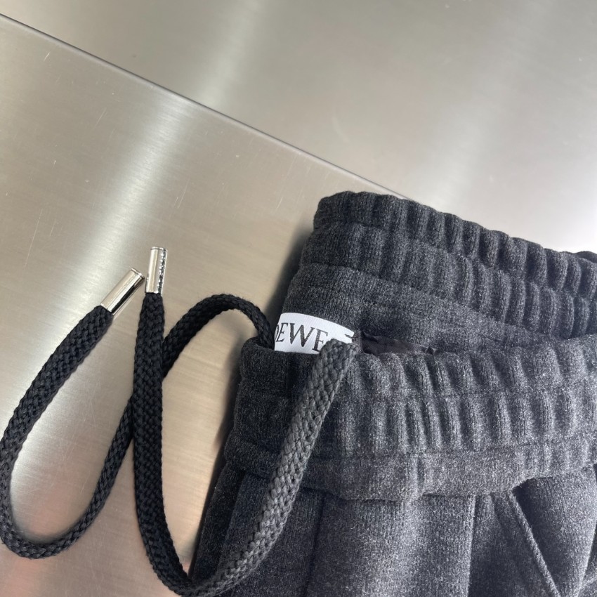 ロエベ n級 スウェットパンツ 2025新作 快適な着心地と通気性抜群 高再現度モデル 丁寧な縫製 安心サイト 実店舗運営_4