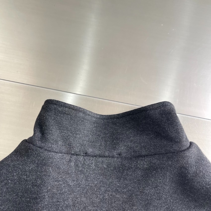 ロエベ 偽物 ジップジャケット 2025新作 高再現度で話題 通気性抜群 快適な着心地 丁寧な縫製 安心サイト 実店舗運営_5