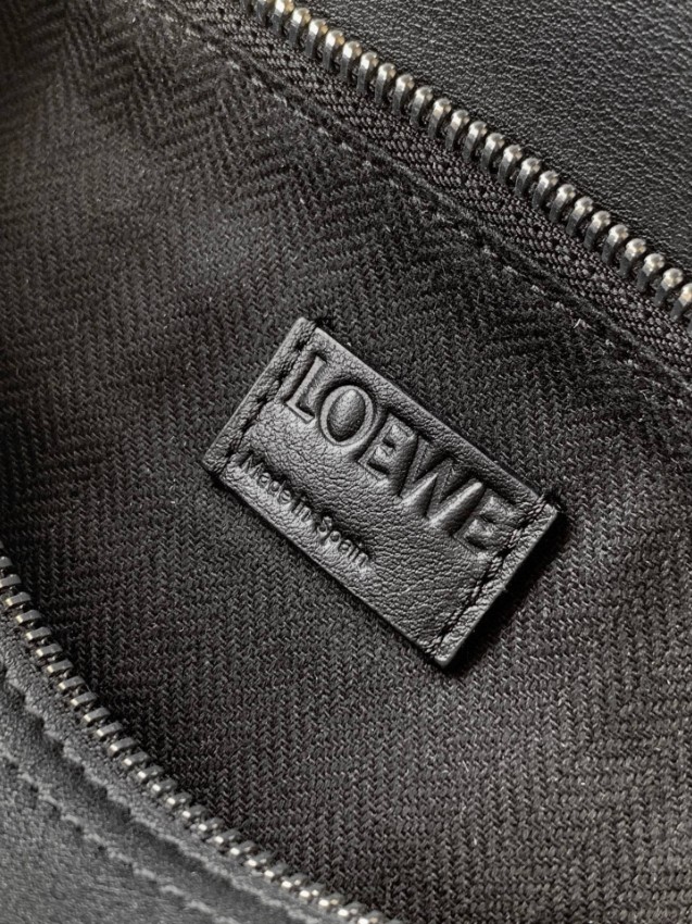 ロエベ 激安屋口コミ パズルバッグ 2025新作 高再現度モデル ベルトデザインが魅力 上質カーフ使用 高級感仕上げ 安心サイト_5